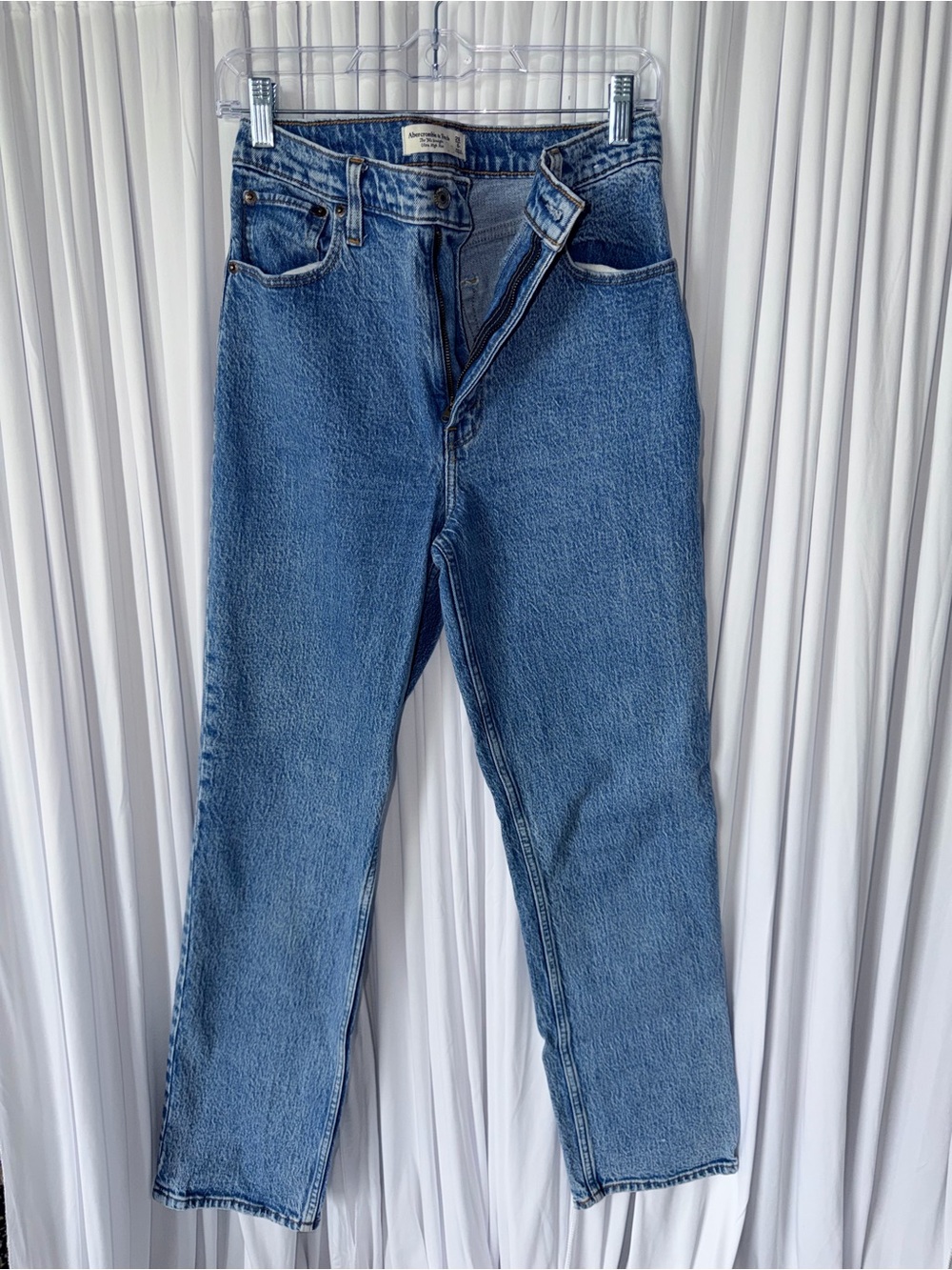 Abercrombie & Fitch The ‘90s Straight Ultra High-Rise Jeans